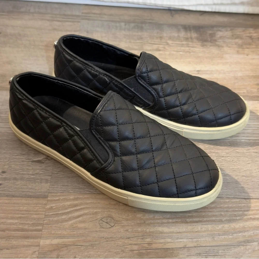 Steve Madden Women’s Ecentrcq Black Slip-On Sneakers Size 8 M